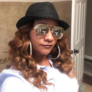 Meet your Posher, Danea